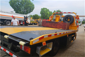 雅安附近拖车电话号码服务